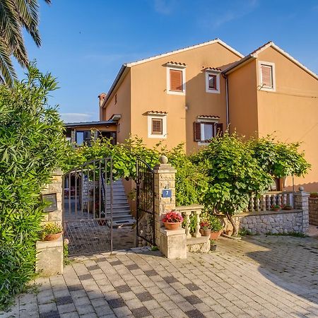 Apartments Beba Mali Lošinj Eksteriør bilde