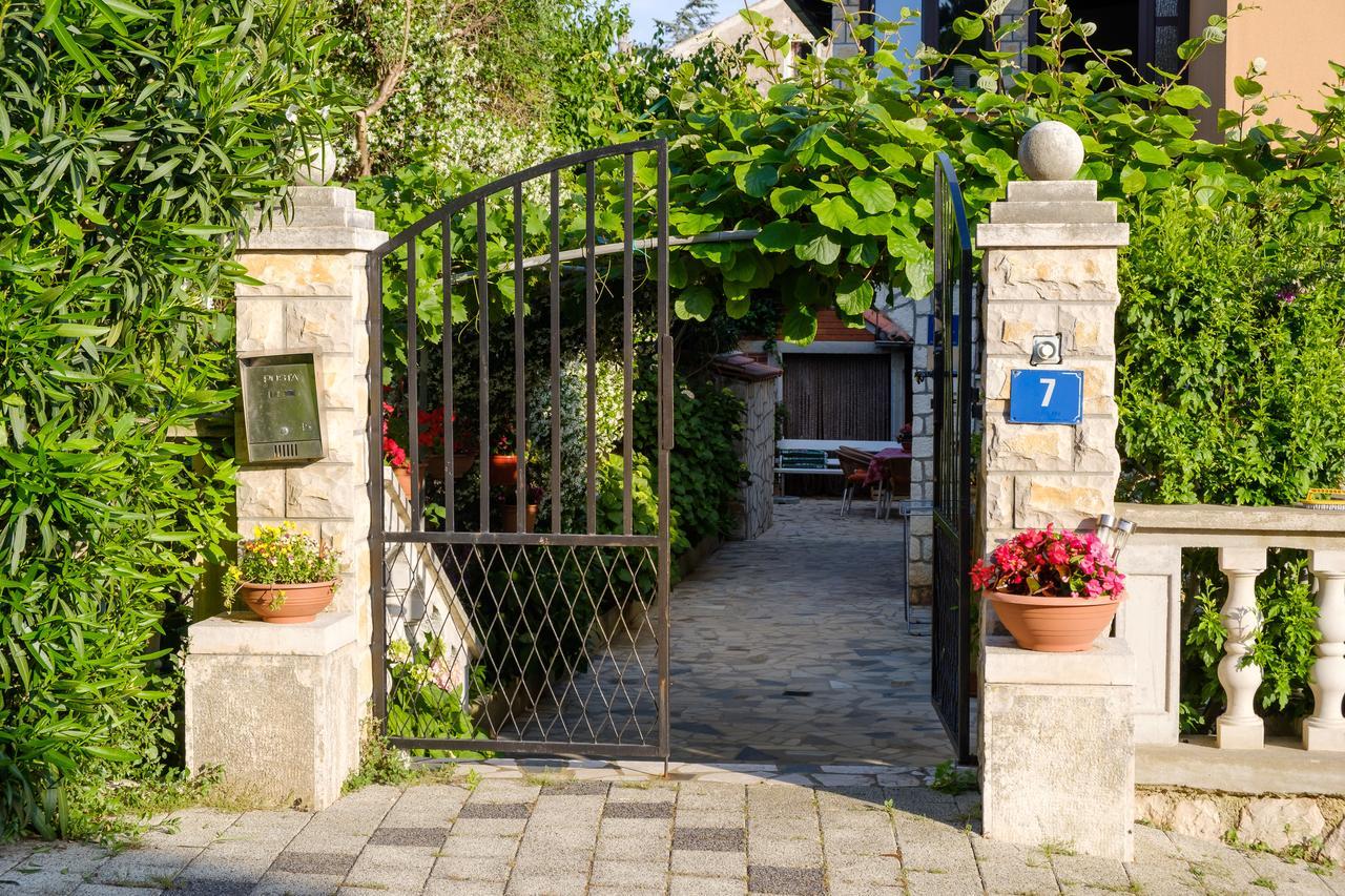 Apartments Beba Mali Lošinj Eksteriør bilde
