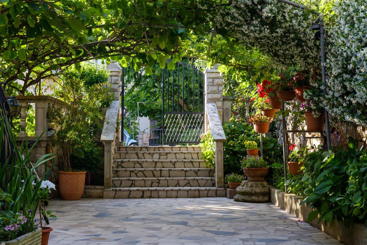 Apartments Beba Mali Lošinj Eksteriør bilde
