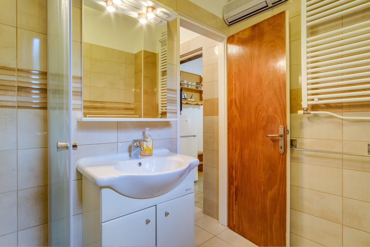 Apartments Beba Mali Lošinj Eksteriør bilde