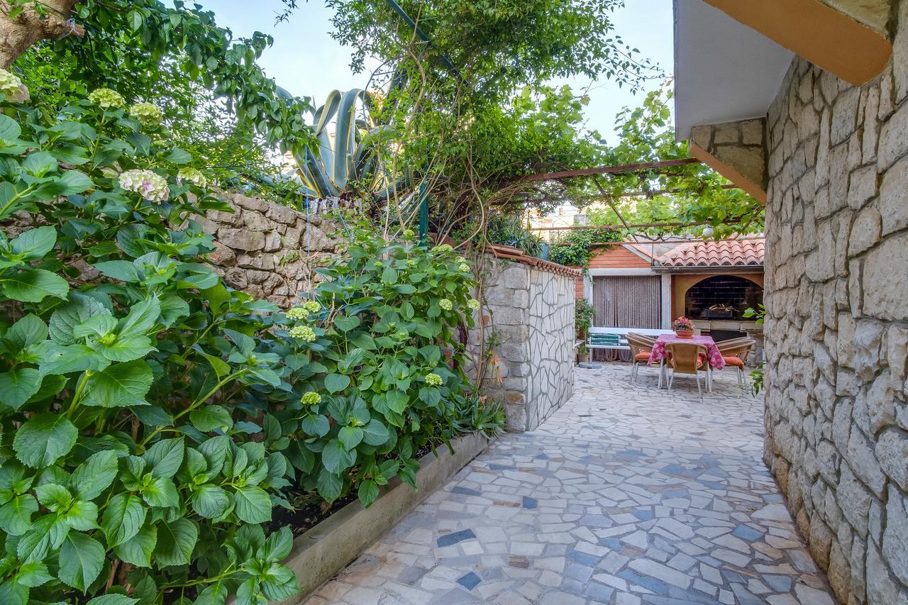 Apartments Beba Mali Lošinj Eksteriør bilde