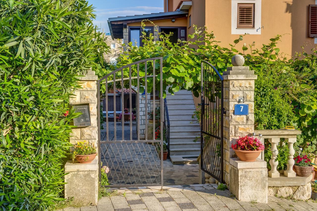 Apartments Beba Mali Lošinj Eksteriør bilde