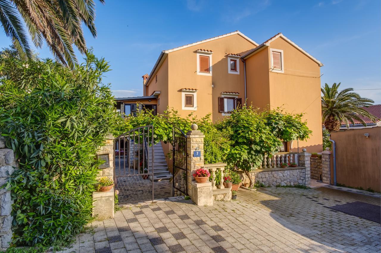 Apartments Beba Mali Lošinj Eksteriør bilde